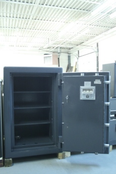 Used SLS Bankers Treasury 3520 TRTL30X6 High Security Safe